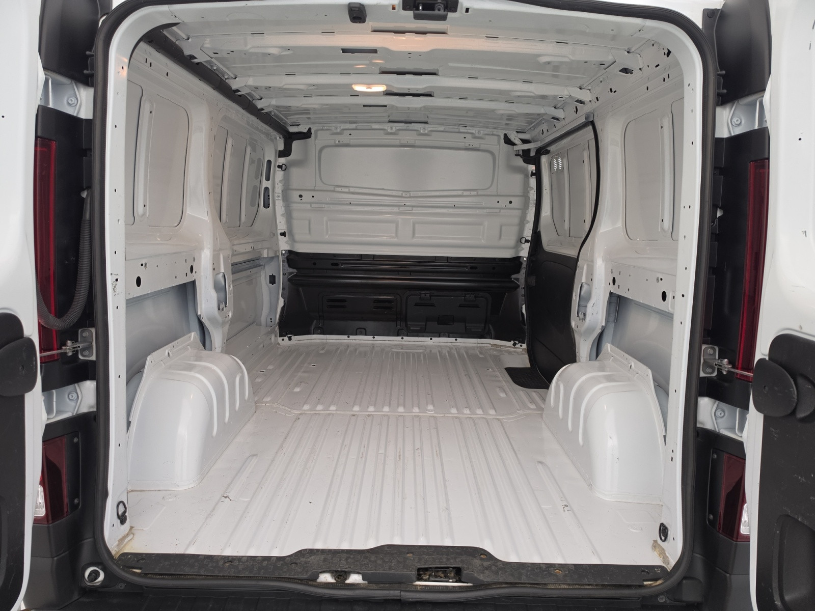 Vente en ligne Renault Trafic 3 Fourgon TRAFIC FGN L1H1 2800 KG BLUE DCI 130 au prix de 20 690 €