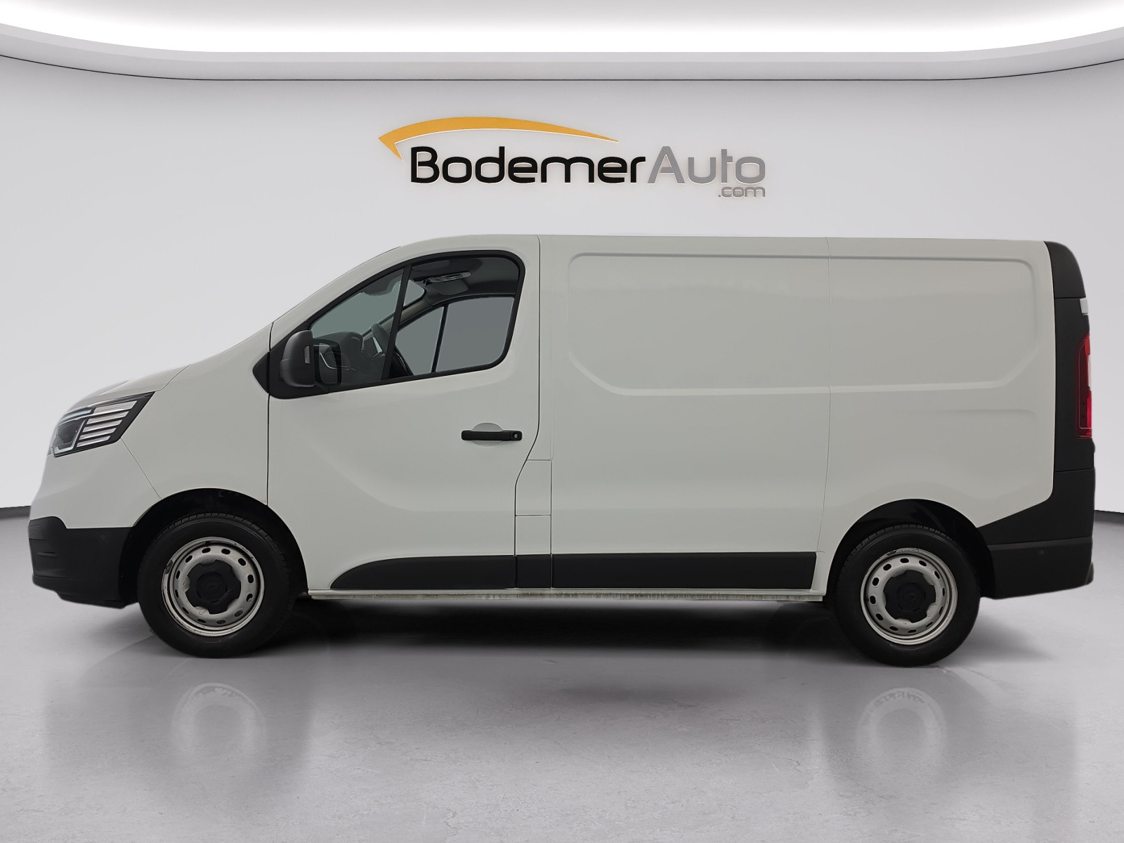 Vente en ligne Renault Trafic 3 Fourgon TRAFIC FGN L1H1 2800 KG BLUE DCI 130 au prix de 20 690 €