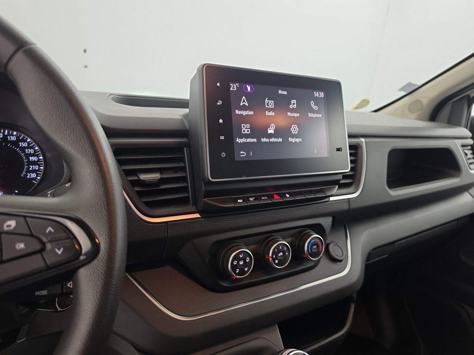 Vente en ligne Renault Trafic 3 Fourgon TRAFIC FGN L1H1 2800 KG BLUE DCI 130 au prix de 20 690 €