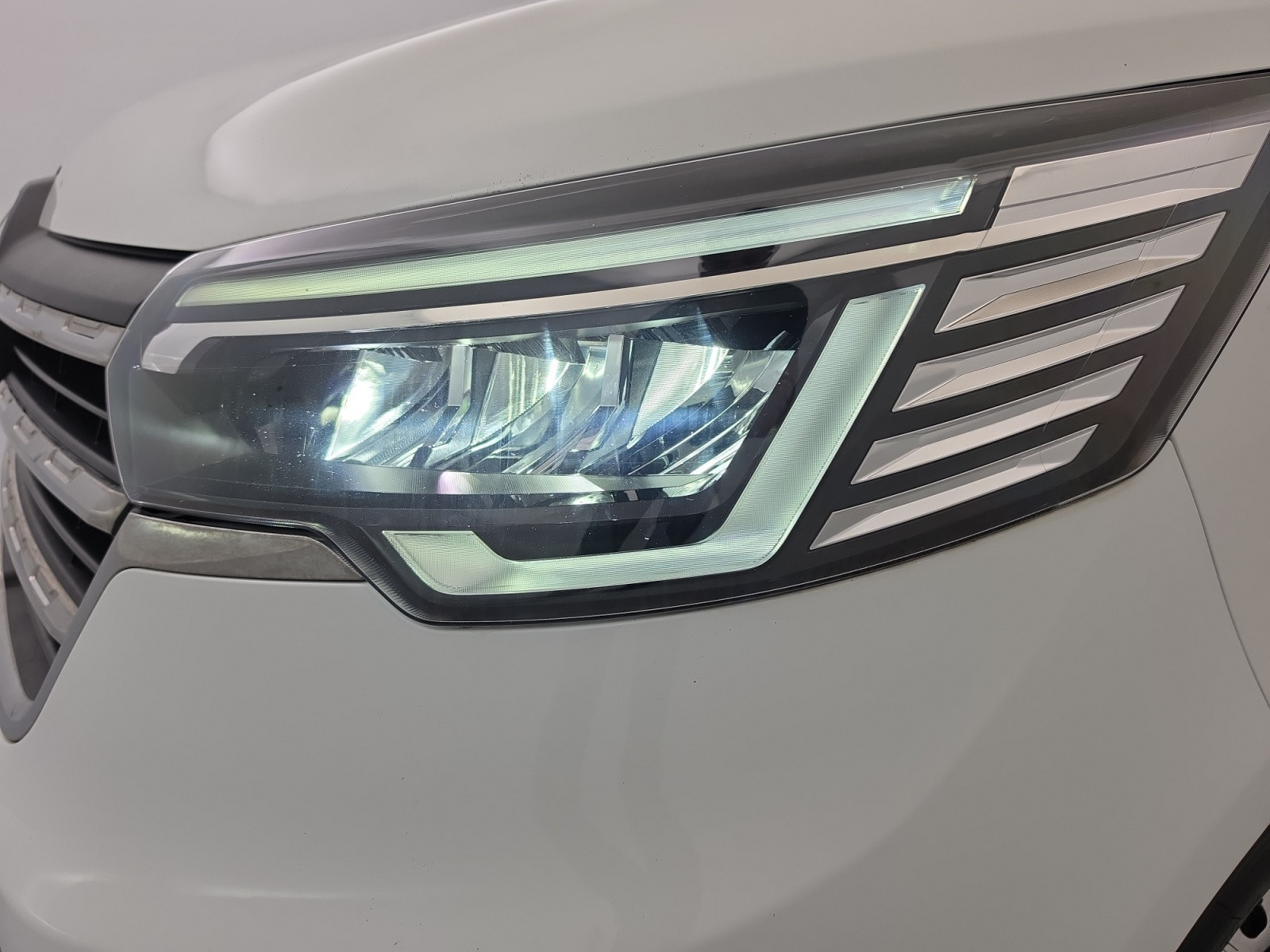 Vente en ligne Renault Trafic 3 Fourgon TRAFIC FGN L1H1 2800 KG BLUE DCI 130 au prix de 20 690 €