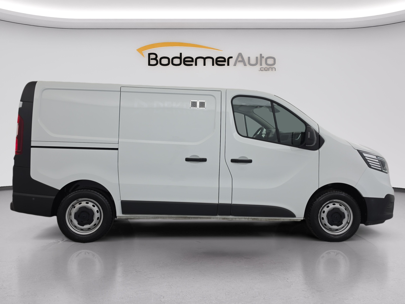 Vente en ligne Renault Trafic 3 Fourgon TRAFIC FGN L1H1 2800 KG BLUE DCI 130 au prix de 20 690 €
