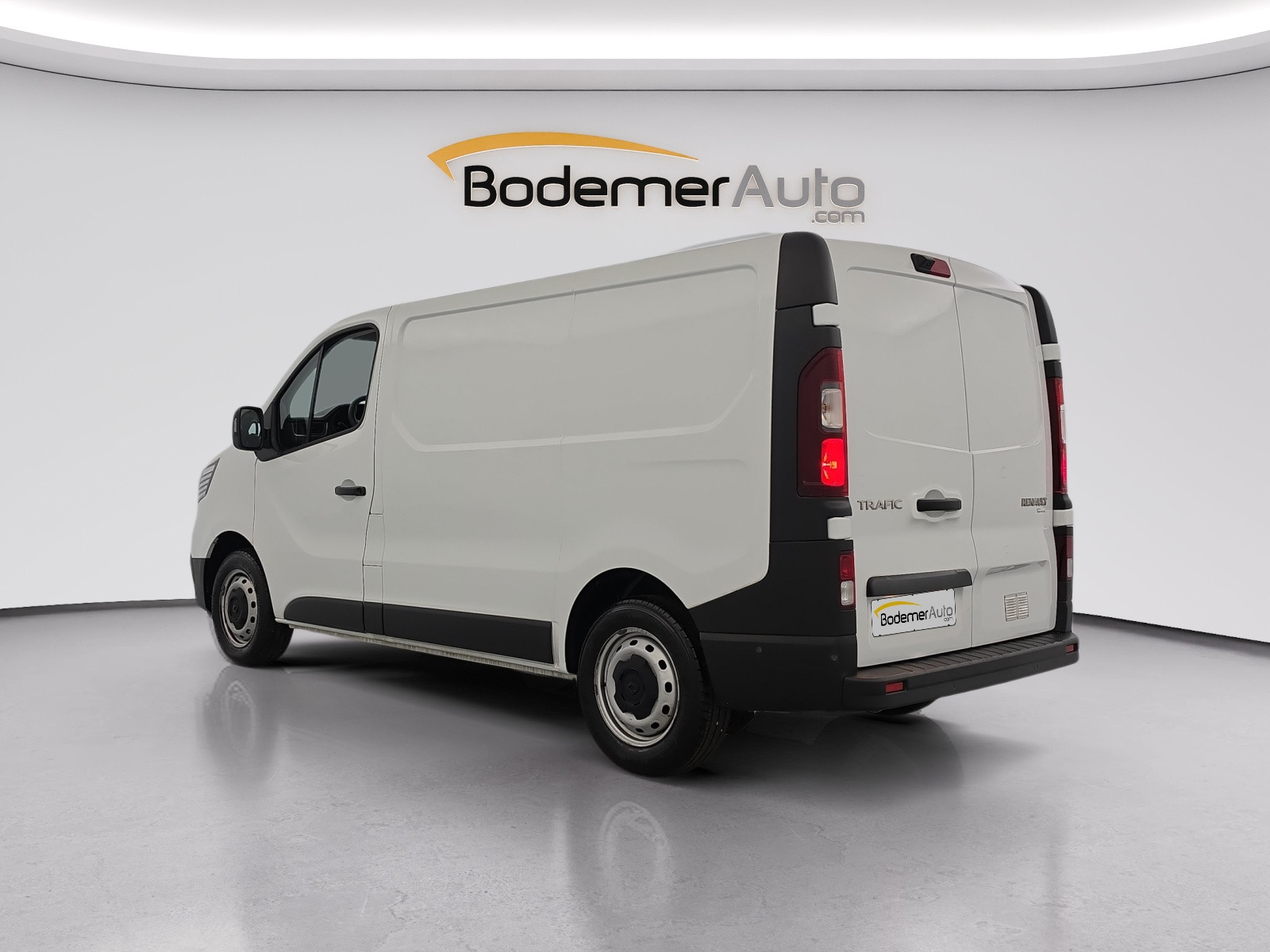 Vente en ligne Renault Trafic 3 Fourgon TRAFIC FGN L1H1 2800 KG BLUE DCI 130 au prix de 20 690 €