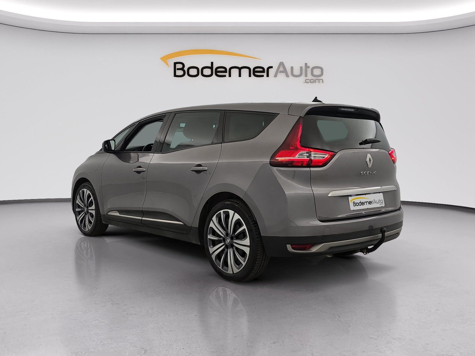 Vente en ligne Renault Grand Scenic 4 Grand Scenic TCe 140 au prix de 21 990 €