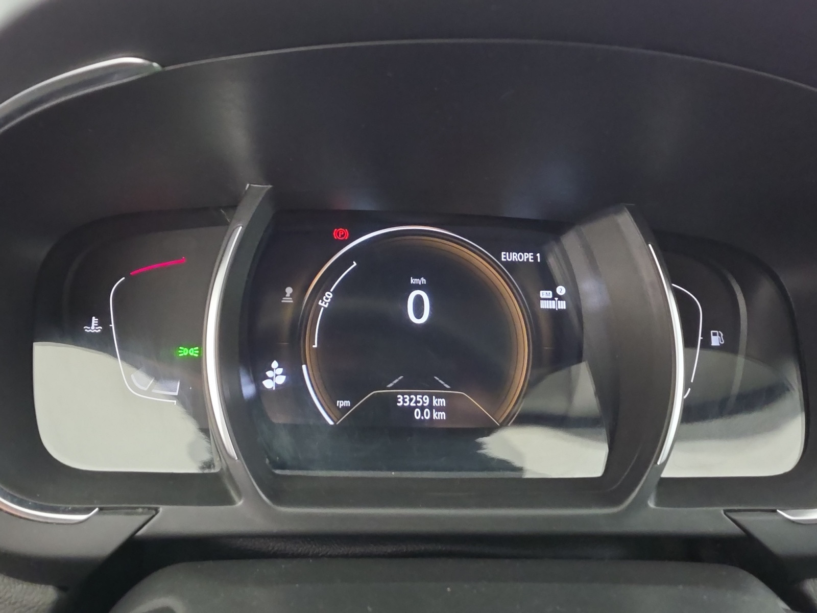 Vente en ligne Renault Grand Scenic 4 Grand Scenic TCe 140 au prix de 21 990 €