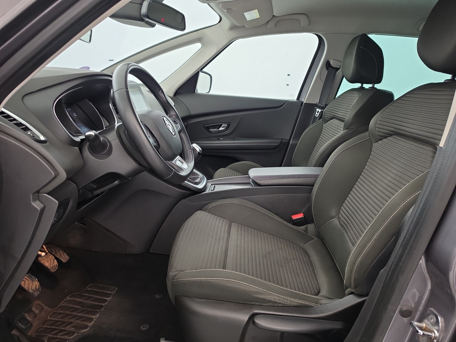Vente en ligne Renault Grand Scenic 4 Grand Scenic TCe 140 au prix de 21 990 €