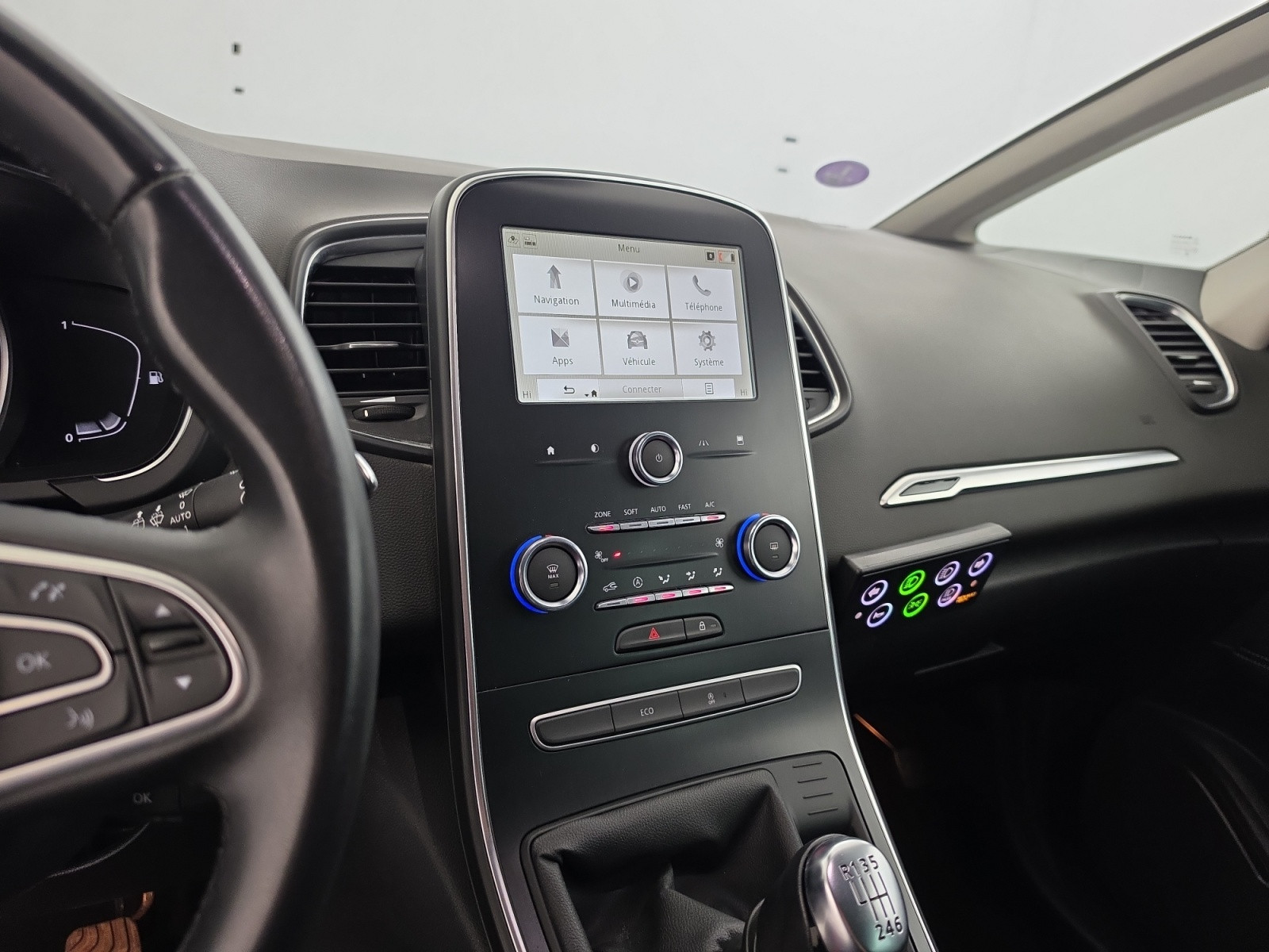 Vente en ligne Renault Grand Scenic 4 Grand Scenic TCe 140 au prix de 21 990 €