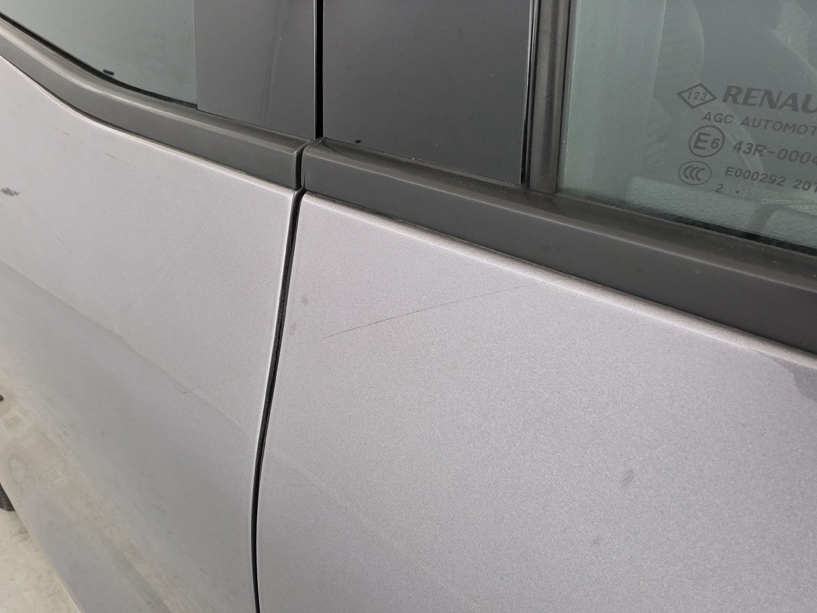 Vente en ligne Renault Grand Scenic 4 Grand Scenic TCe 140 au prix de 21 990 €