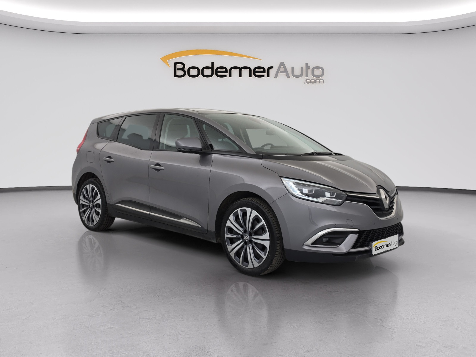 Vente en ligne Renault Grand Scenic 4 Grand Scenic TCe 140 au prix de 21 990 €
