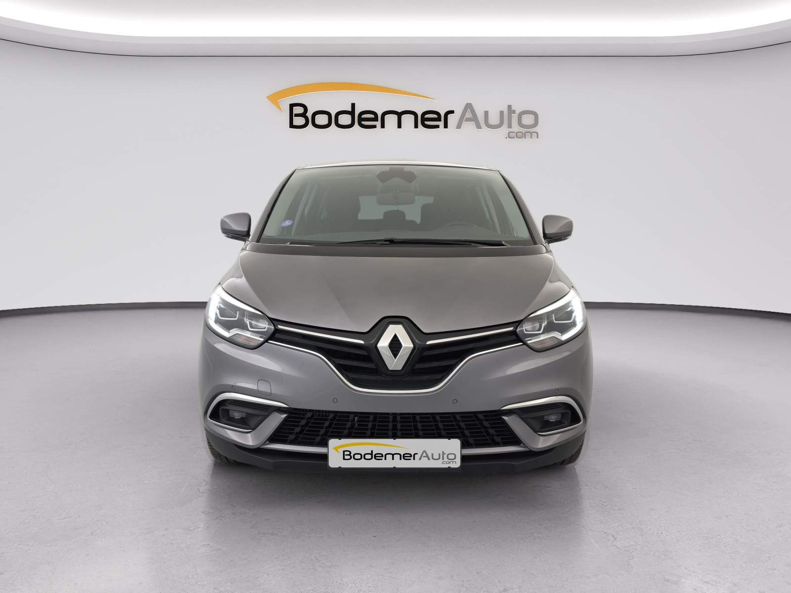 Vente en ligne Renault Grand Scenic 4 Grand Scenic TCe 140 au prix de 21 990 €