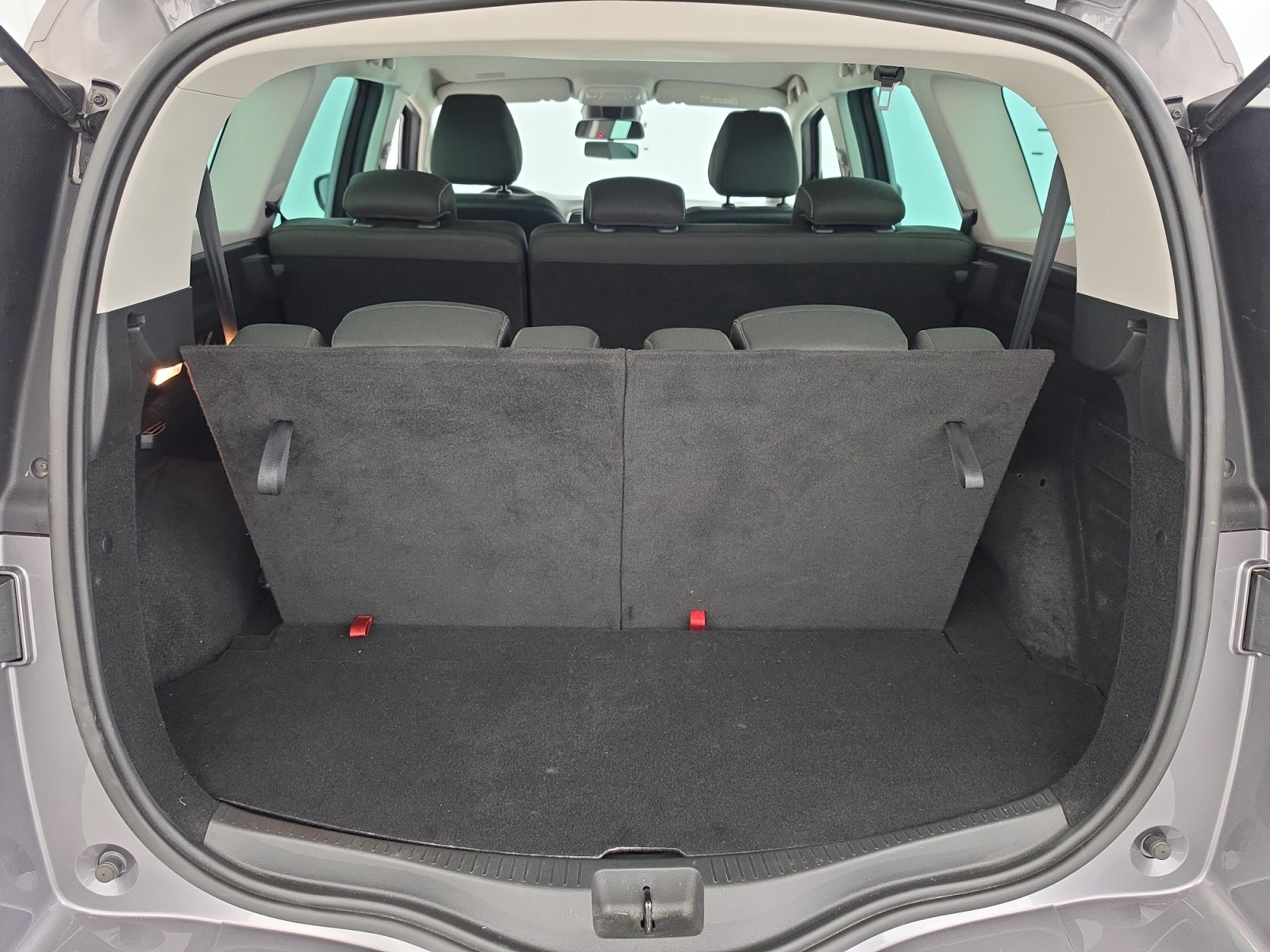 Vente en ligne Renault Grand Scenic 4 Grand Scenic TCe 140 au prix de 21 990 €
