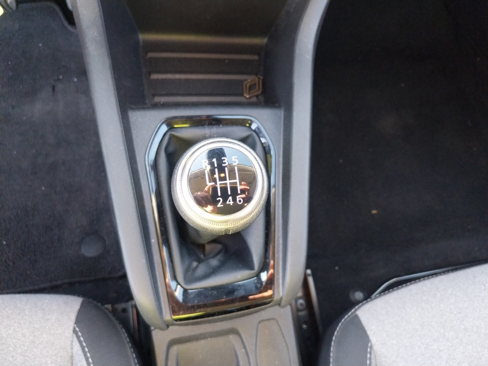 Vente en ligne Renault Clio 5 Clio dCi 100 au prix de 15 990 €