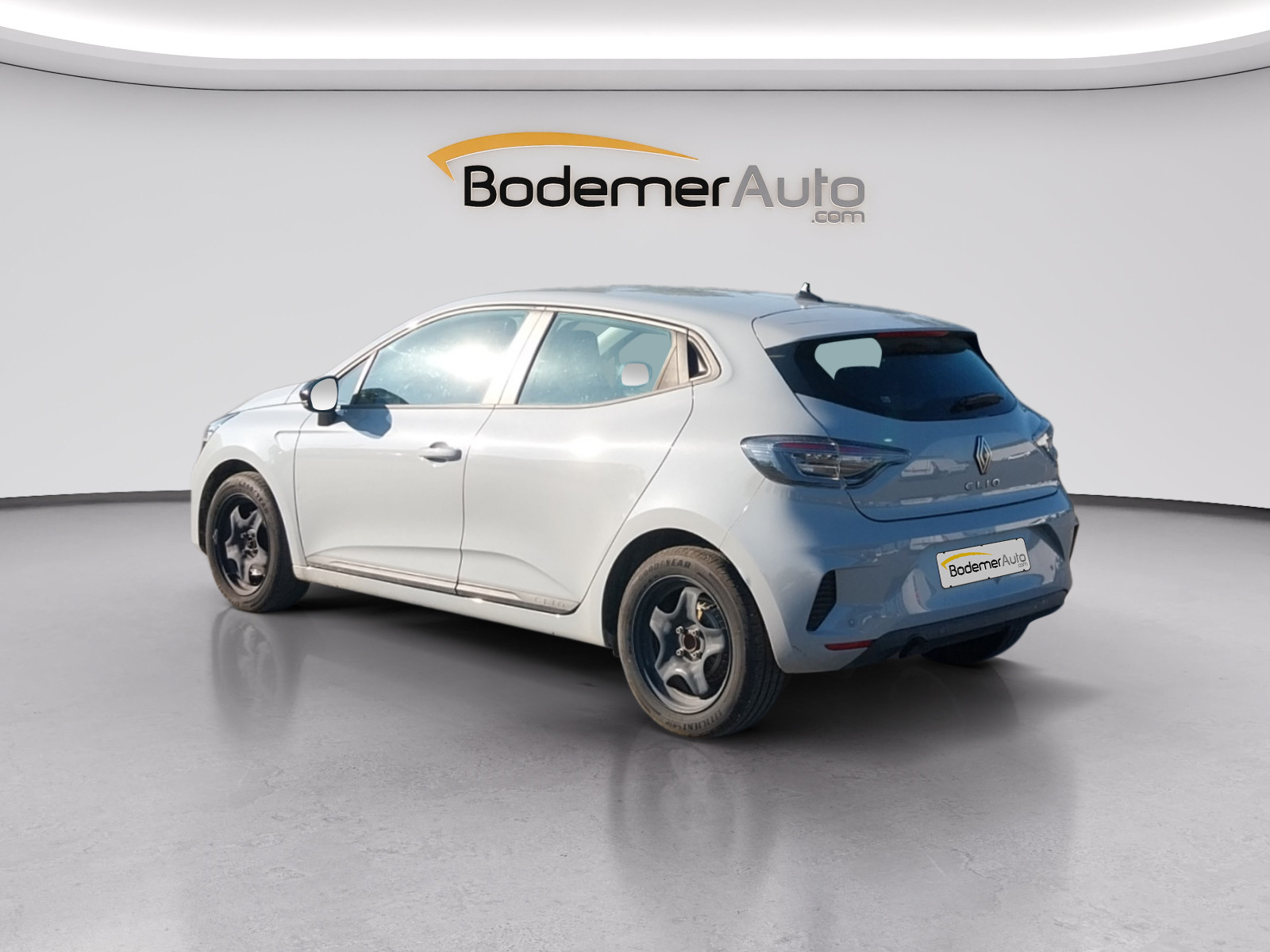 Vente en ligne Renault Clio 5 Clio dCi 100 au prix de 15 990 €