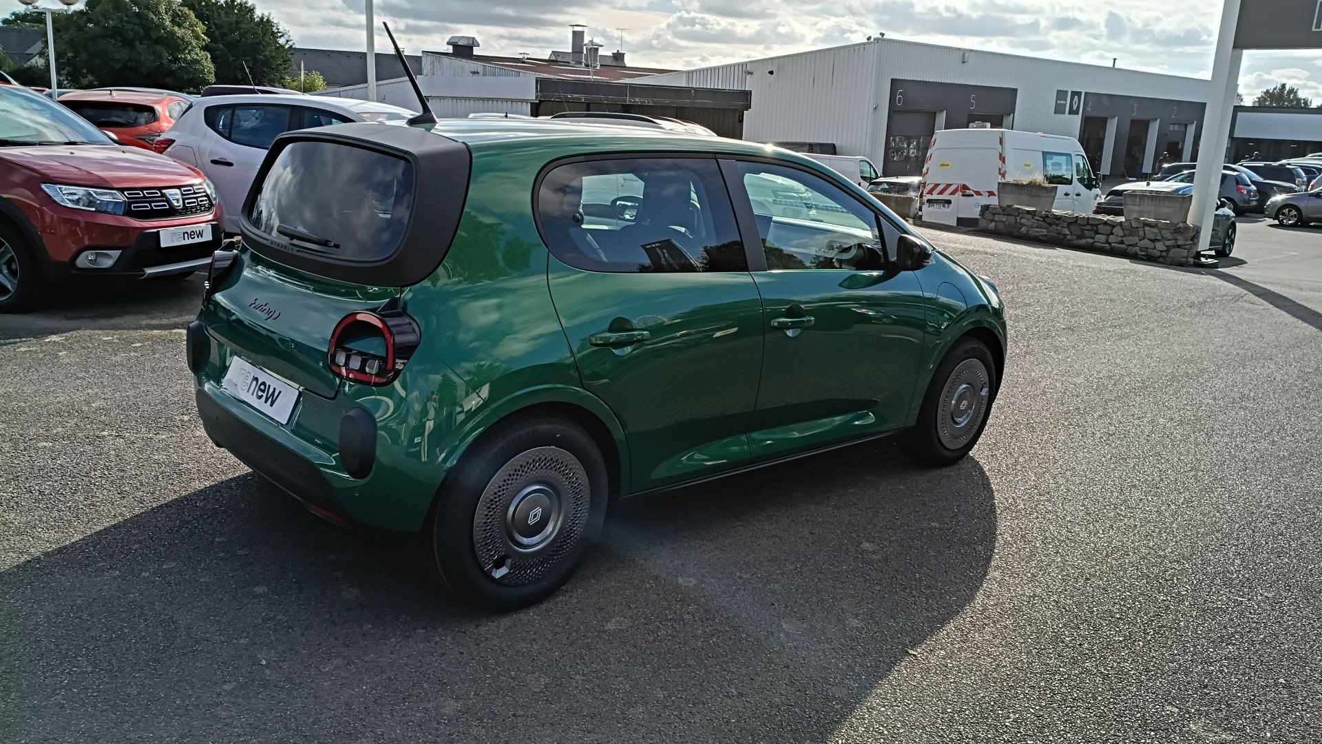 Vente en ligne Renault Twingo Electrique  80 ch autonomie urbaine au prix de 19 490 €