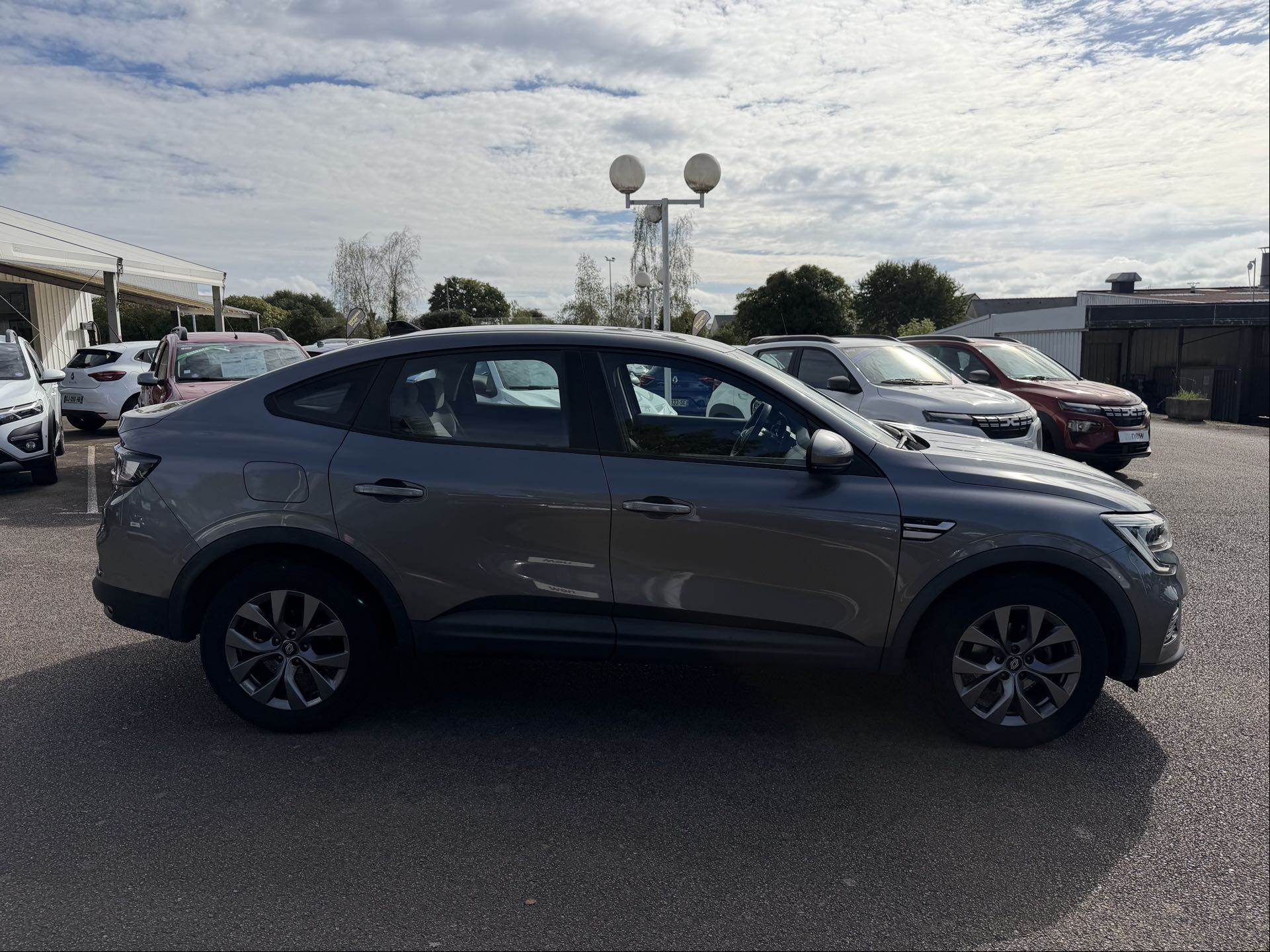 Vente en ligne Renault Arkana  TCe 140 EDC - 23 au prix de 18 490 €