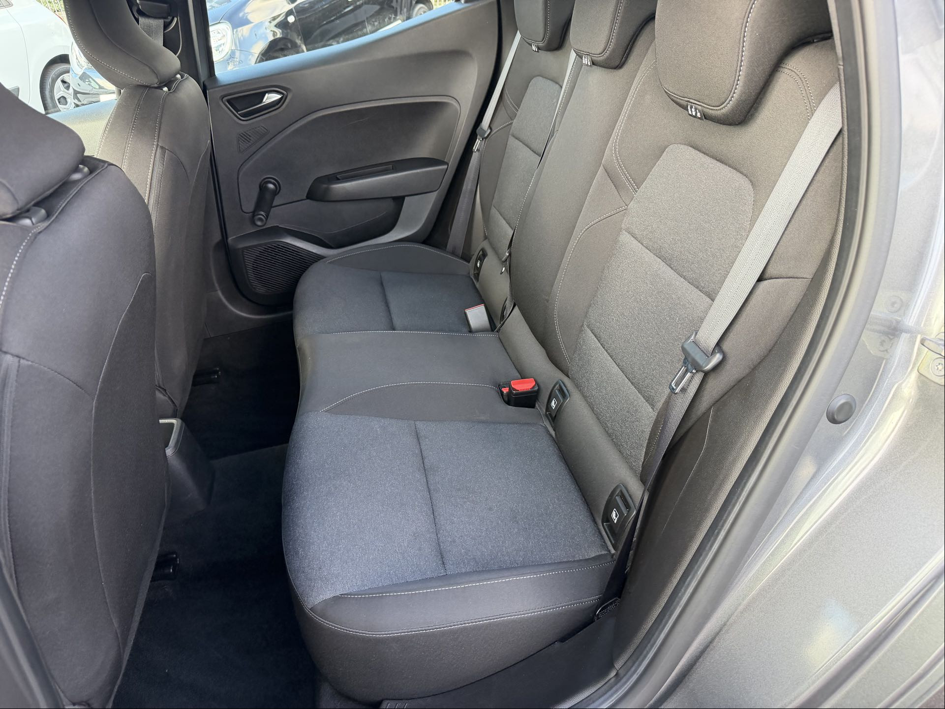 Vente en ligne Renault Clio 5 Clio TCe 90 au prix de 14 790 €