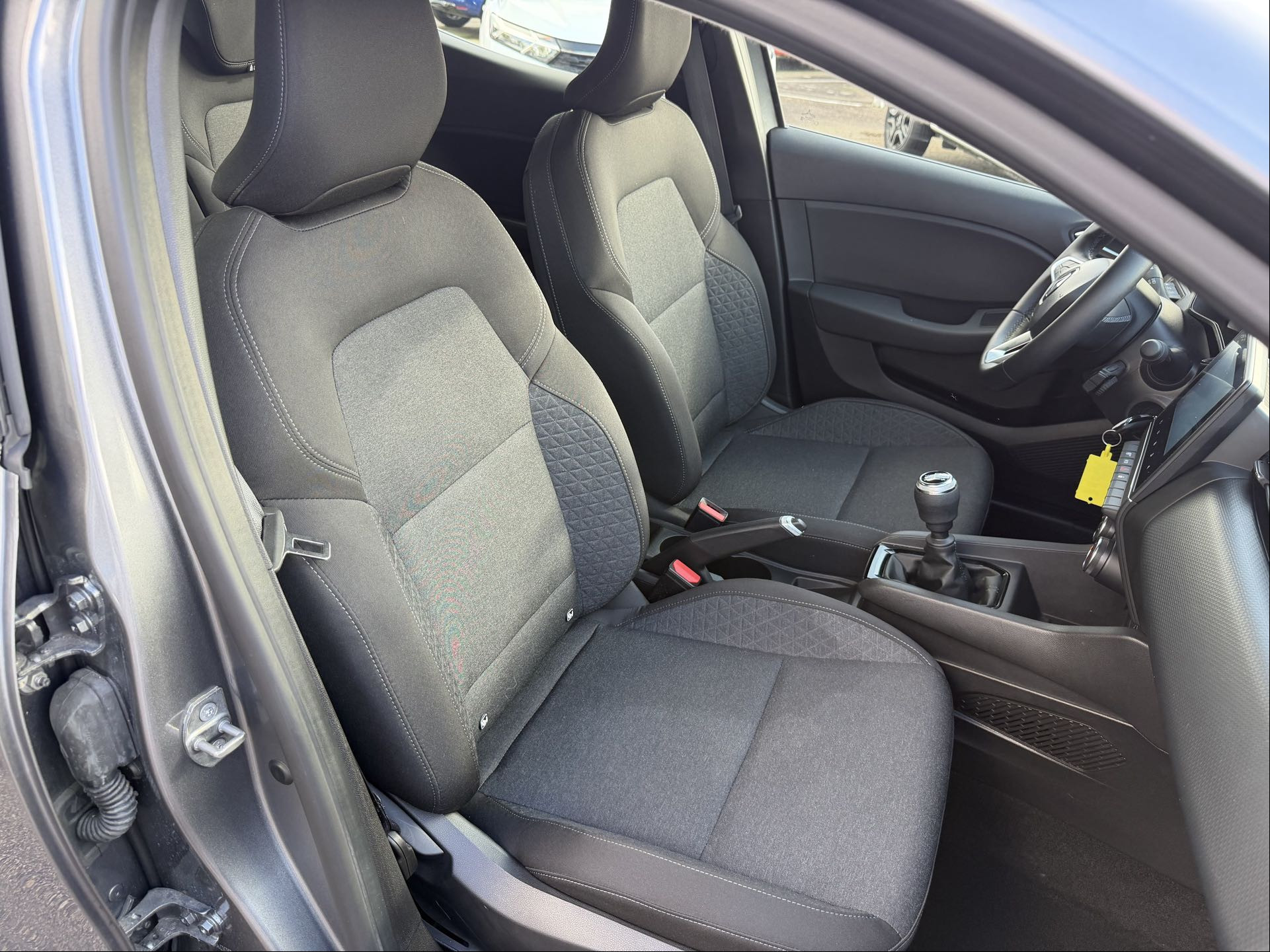 Vente en ligne Renault Clio 5 Clio TCe 90 au prix de 14 790 €