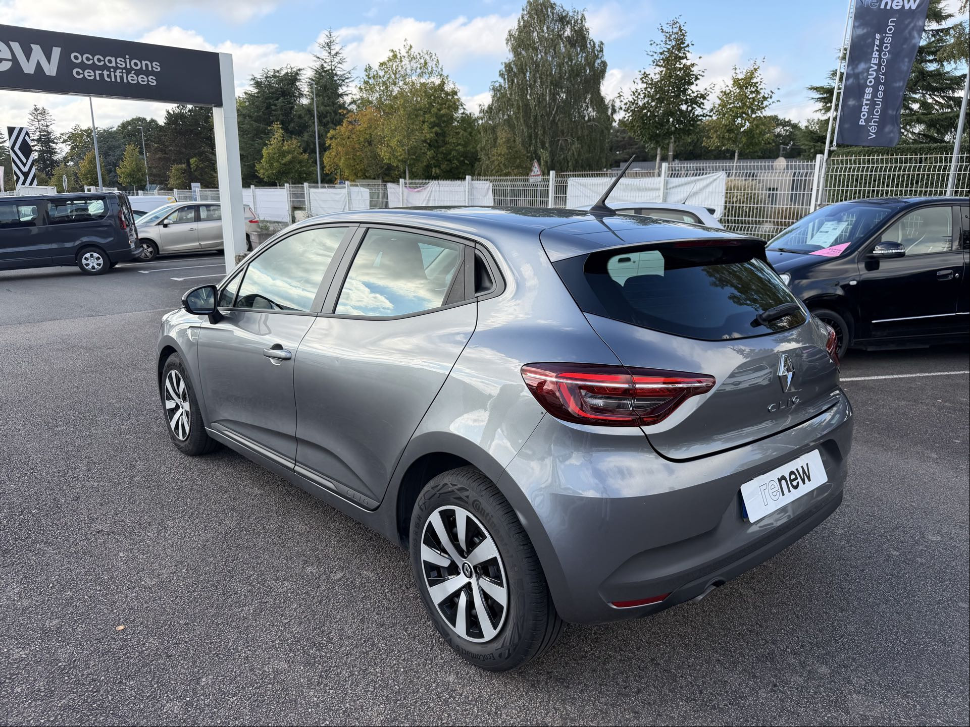 Vente en ligne Renault Clio 5 Clio TCe 90 au prix de 14 790 €