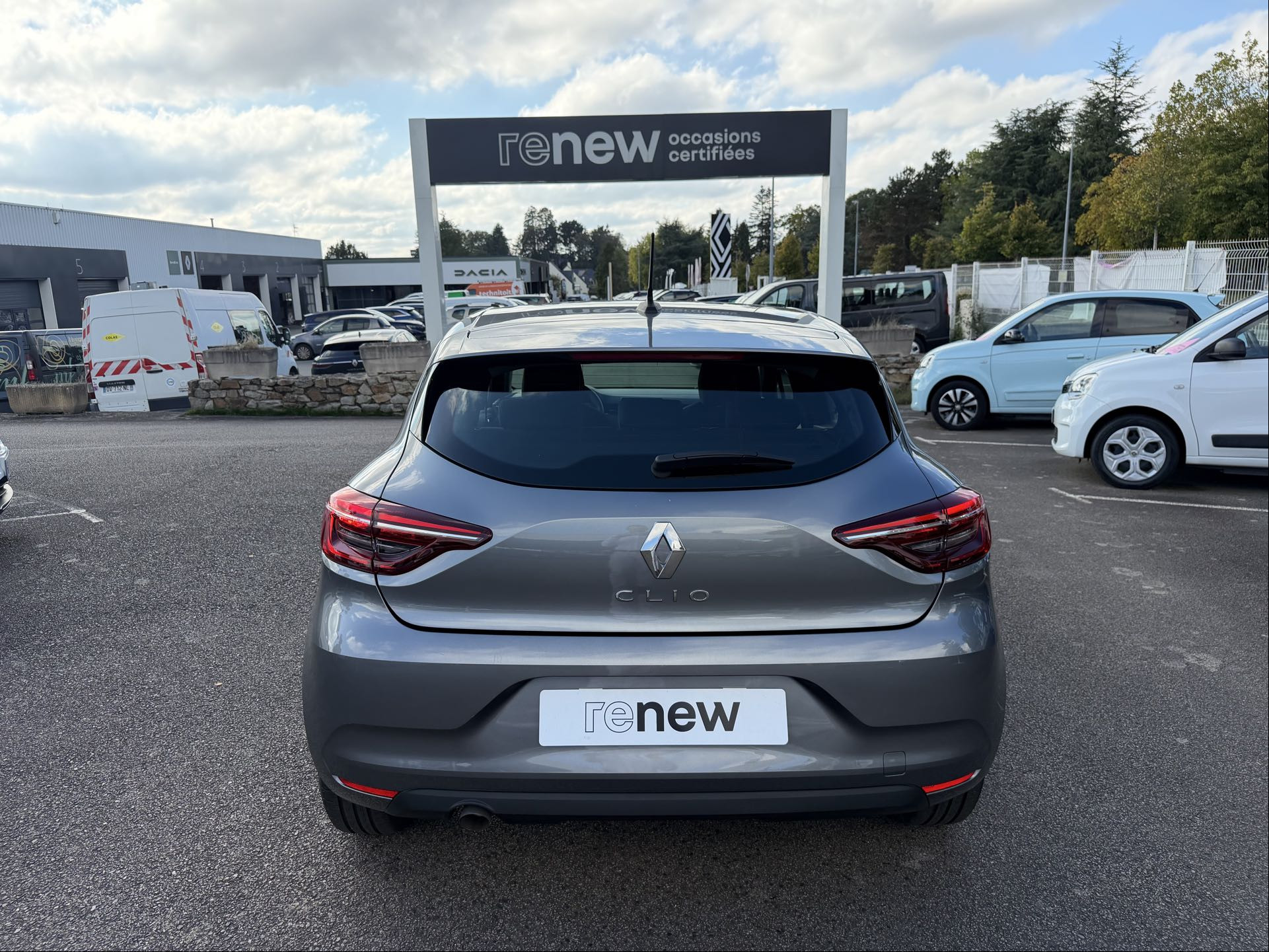 Vente en ligne Renault Clio 5 Clio TCe 90 au prix de 14 790 €