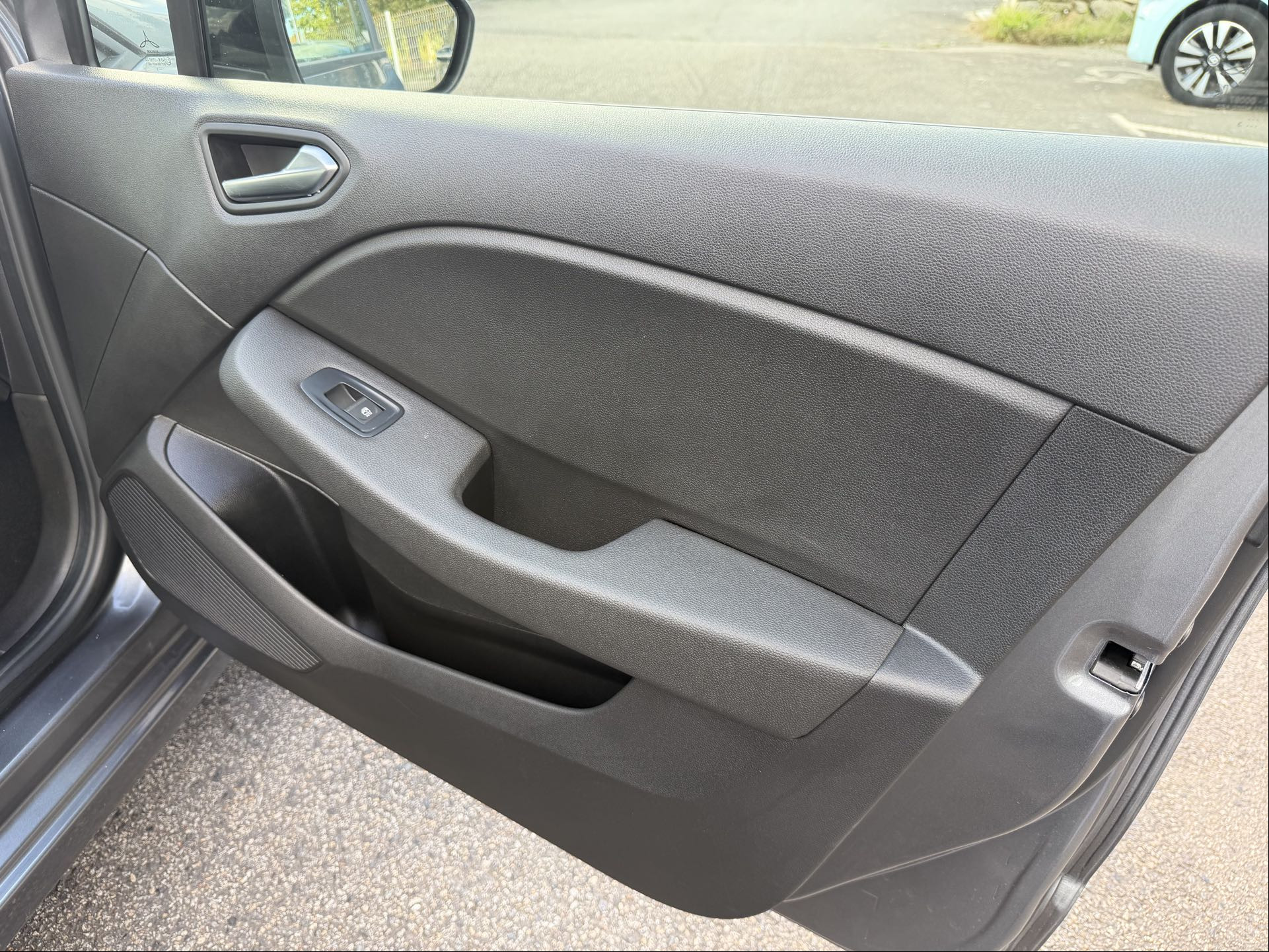 Vente en ligne Renault Clio 5 Clio TCe 90 au prix de 14 790 €