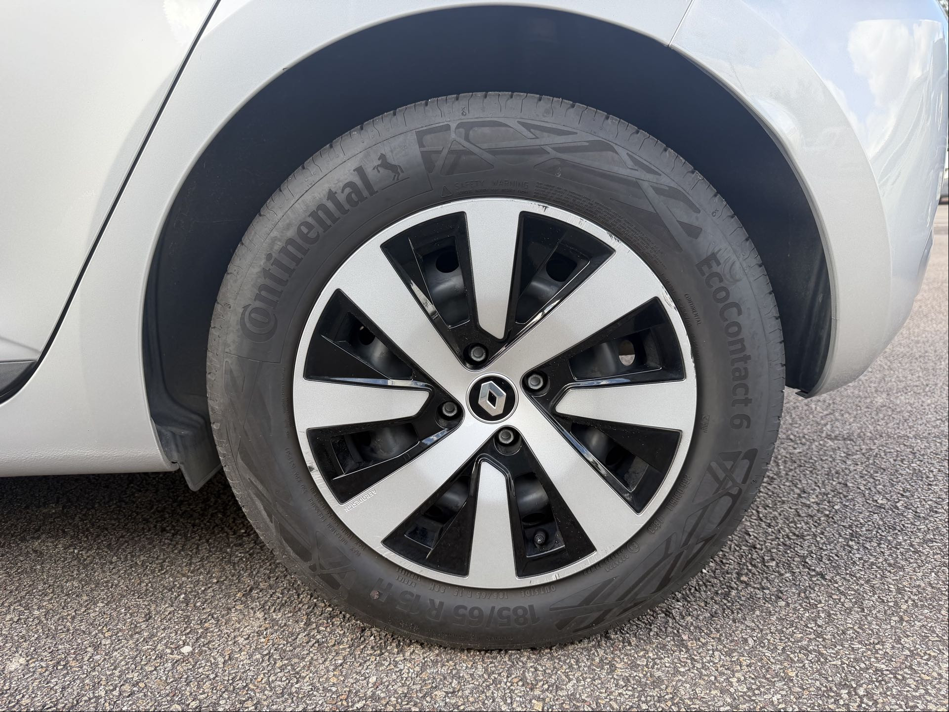 Vente en ligne Renault Clio 5 Clio TCe 90 au prix de 14 790 €