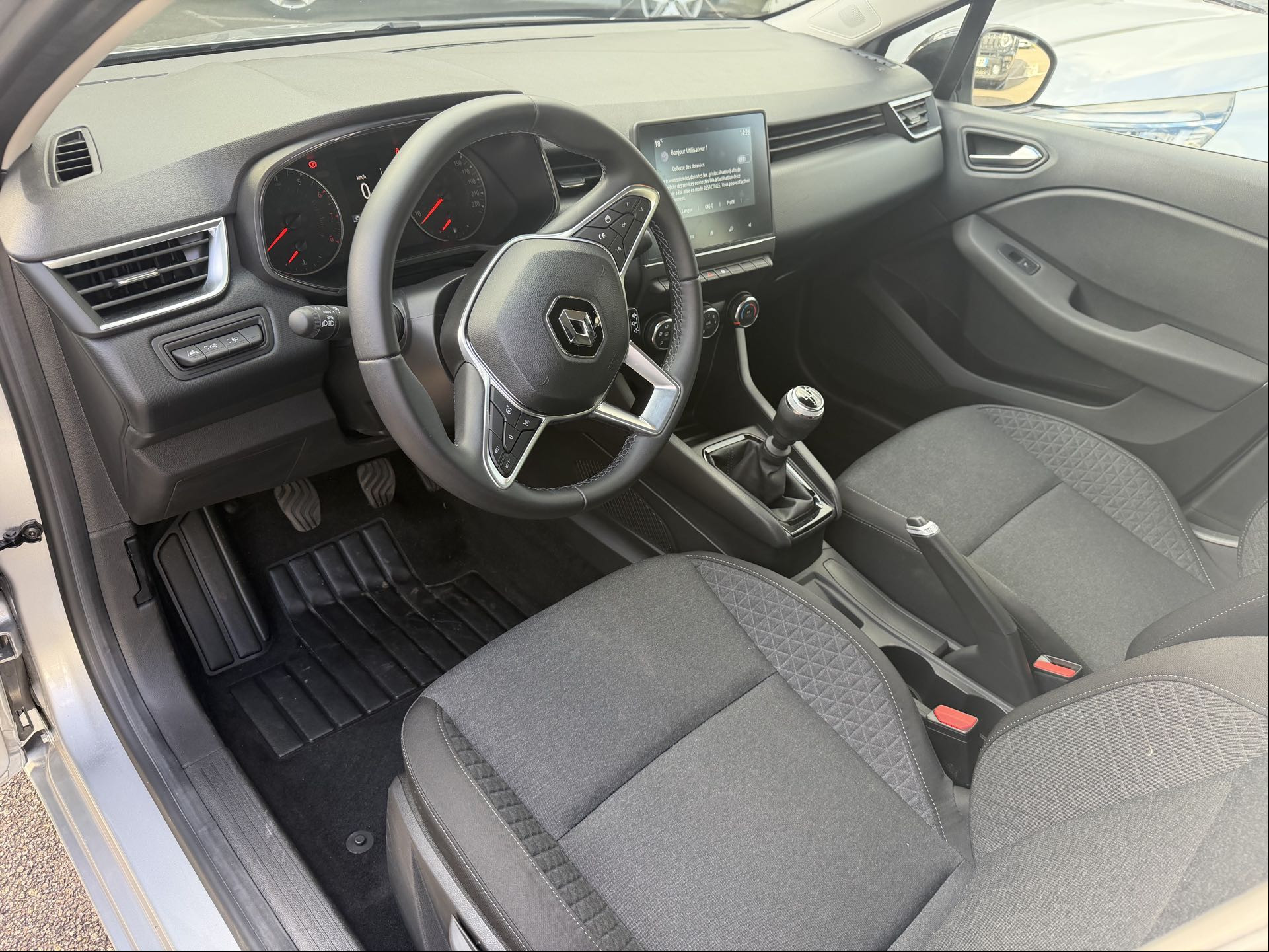 Vente en ligne Renault Clio 5 Clio TCe 90 au prix de 14 790 €