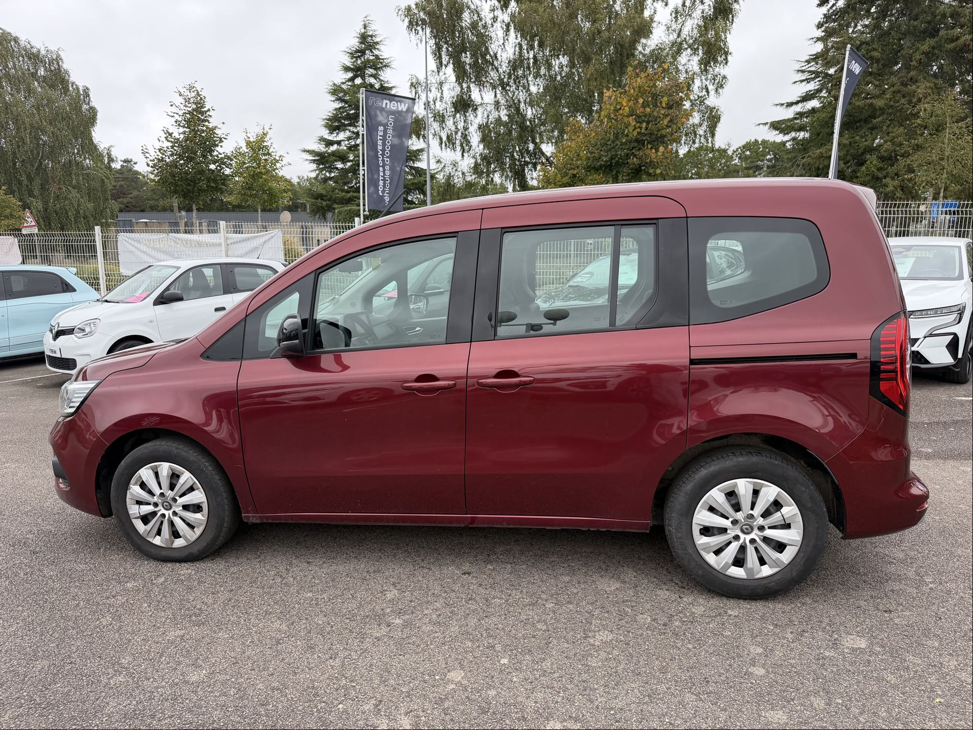 Vente en ligne Renault Kangoo  Blue dCi 95 au prix de 19 990 €