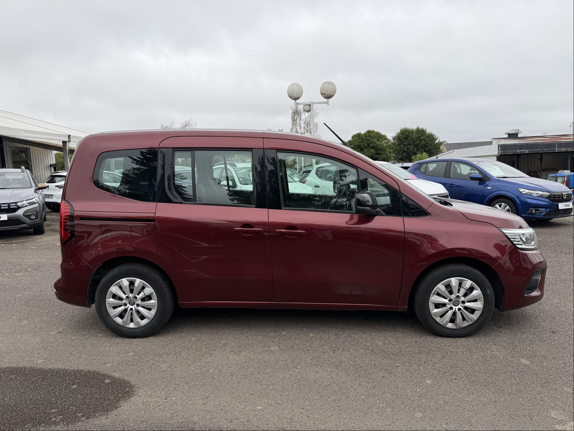 Vente en ligne Renault Kangoo  Blue dCi 95 au prix de 19 990 €