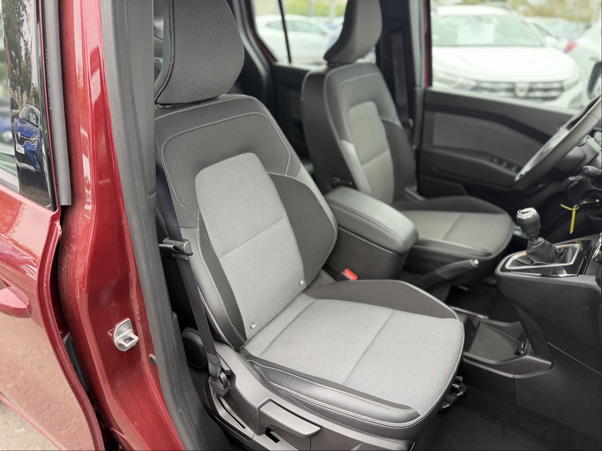 Vente en ligne Renault Kangoo  Blue dCi 95 au prix de 19 990 €