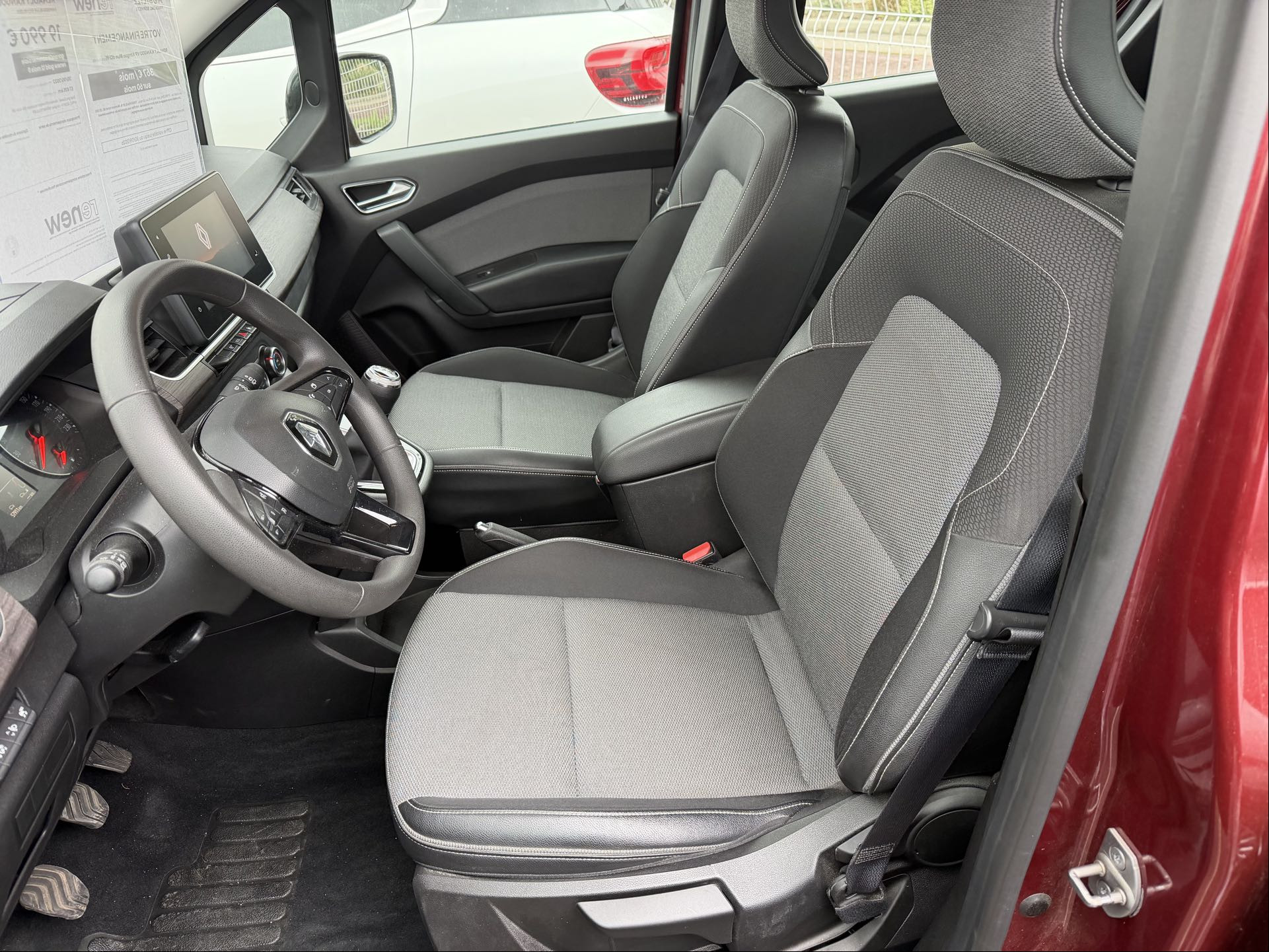 Vente en ligne Renault Kangoo  Blue dCi 95 au prix de 19 990 €