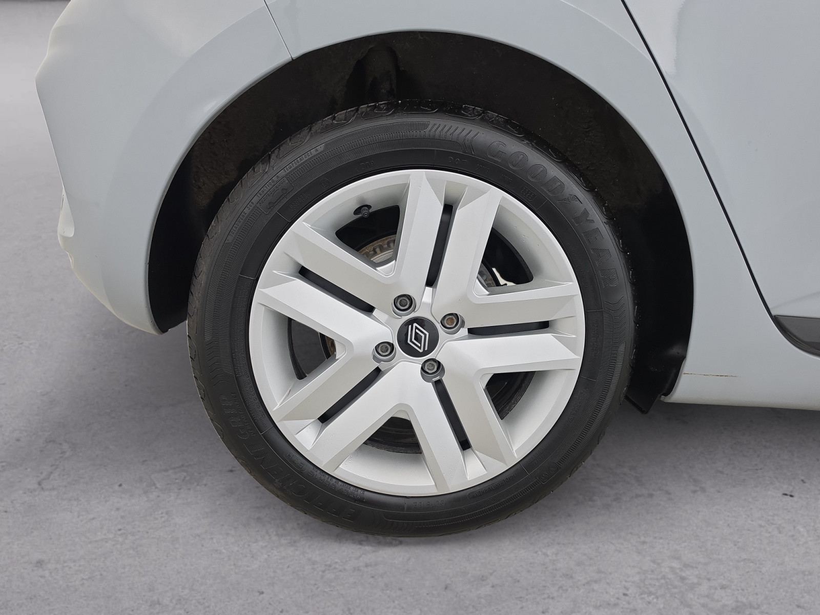 Vente en ligne Renault Clio 5 Clio dCi 100 au prix de 15 990 €