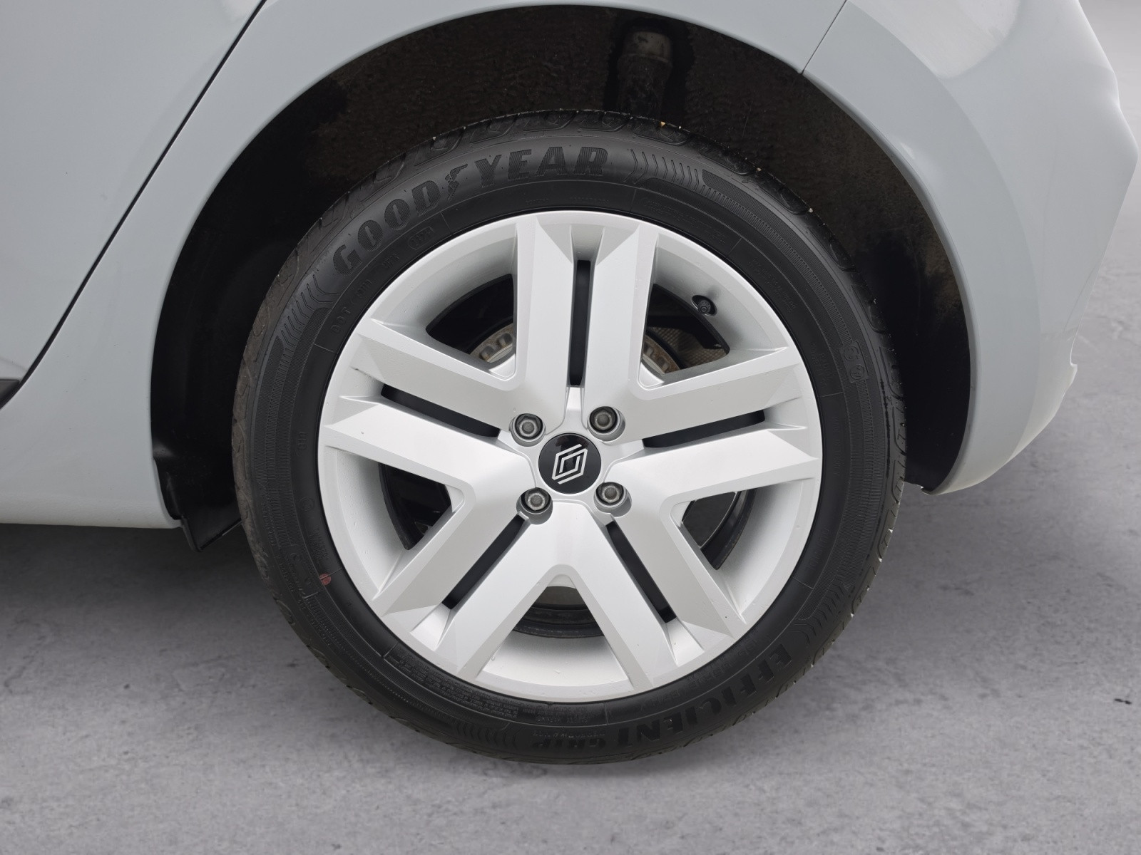 Vente en ligne Renault Clio 5 Clio dCi 100 au prix de 15 990 €