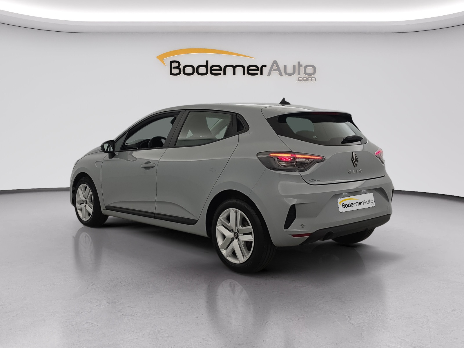 Vente en ligne Renault Clio 5 Clio dCi 100 au prix de 15 990 €