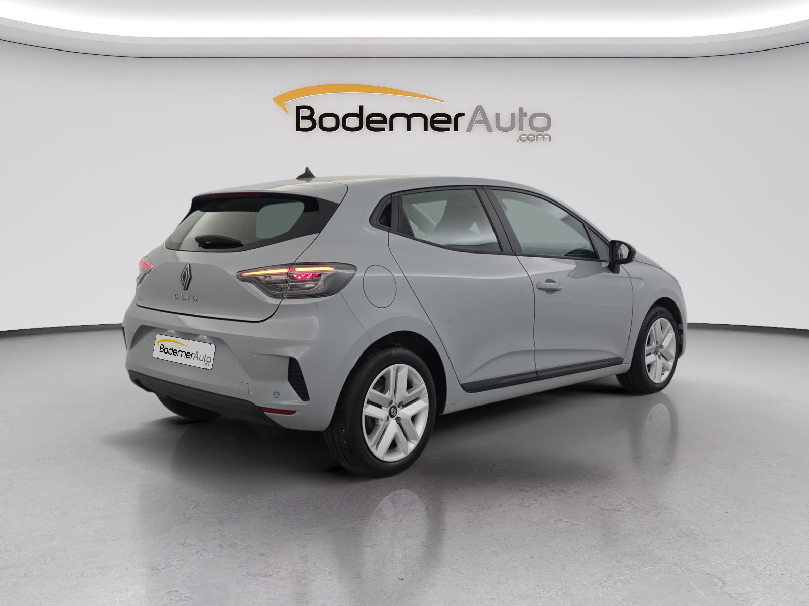 Vente en ligne Renault Clio 5 Clio dCi 100 au prix de 15 990 €