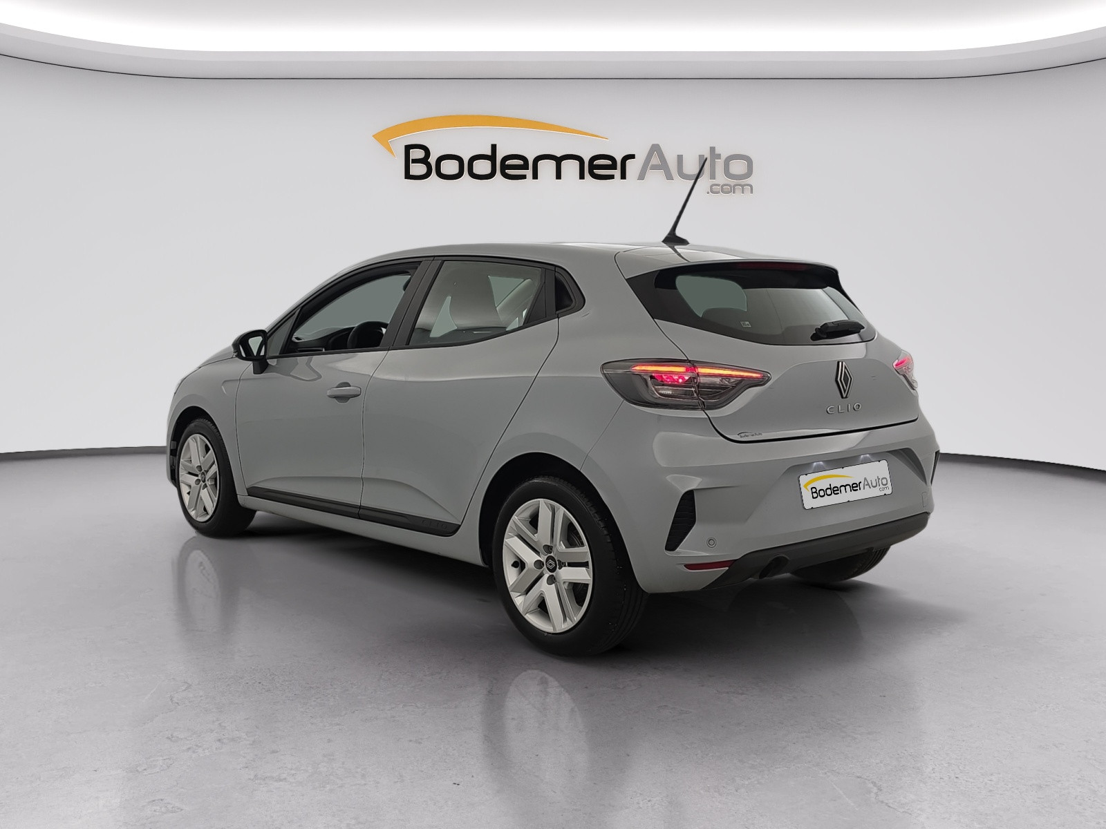 Vente en ligne Renault Clio 5 Clio dCi 100 au prix de 15 590 €