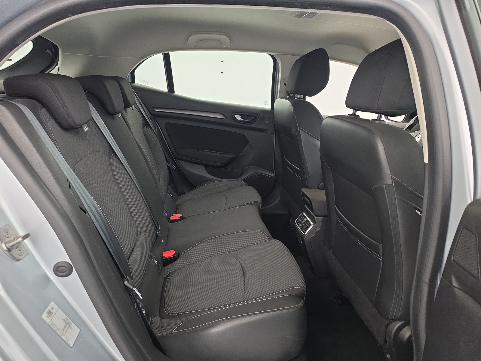 Vente en ligne Renault Megane 4  Blue dCi 115 EDC au prix de 16 290 €