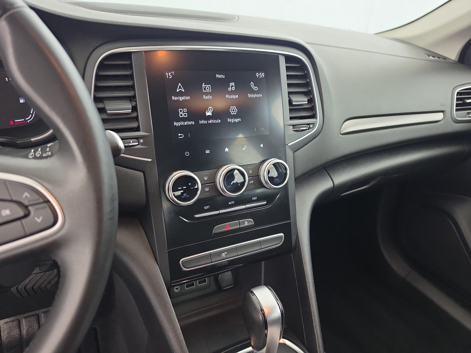 Vente en ligne Renault Megane 4  Blue dCi 115 EDC au prix de 16 290 €