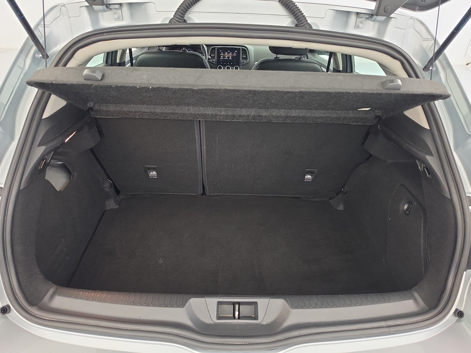 Vente en ligne Renault Megane 4  Blue dCi 115 EDC au prix de 16 290 €
