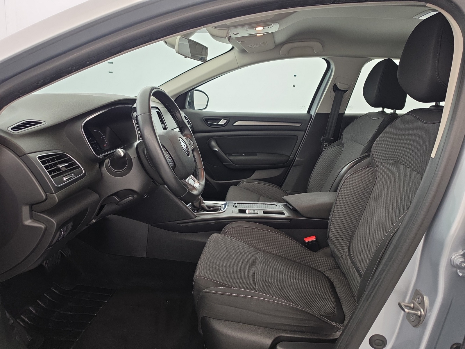 Vente en ligne Renault Megane 4  Blue dCi 115 EDC au prix de 16 290 €
