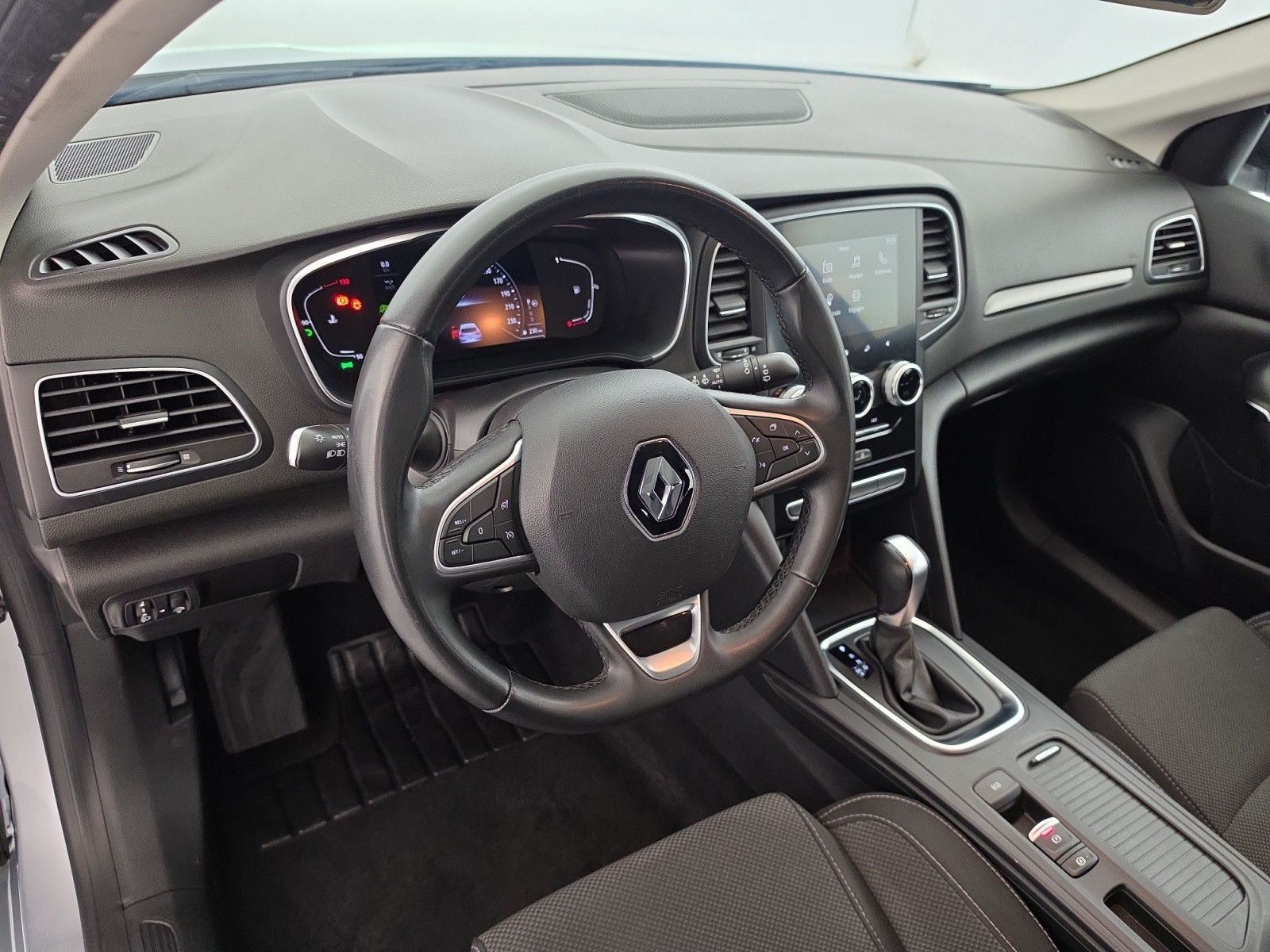 Vente en ligne Renault Megane 4  Blue dCi 115 EDC au prix de 16 290 €