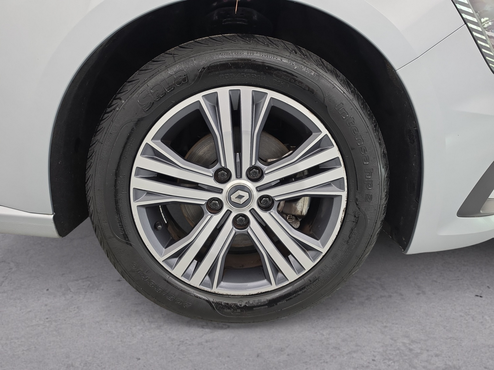 Vente en ligne Renault Megane 4  Blue dCi 115 EDC au prix de 16 290 €