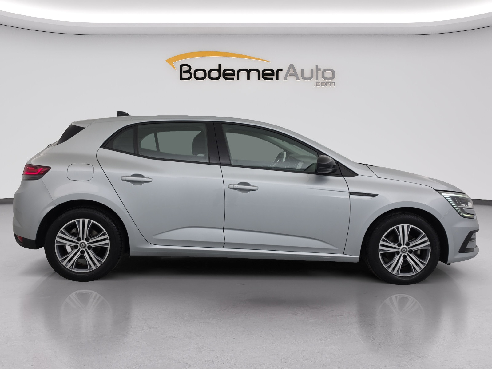 Vente en ligne Renault Megane 4  Blue dCi 115 EDC au prix de 16 290 €