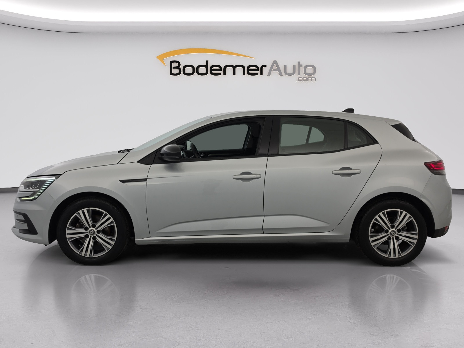 Vente en ligne Renault Megane 4  Blue dCi 115 EDC au prix de 16 290 €