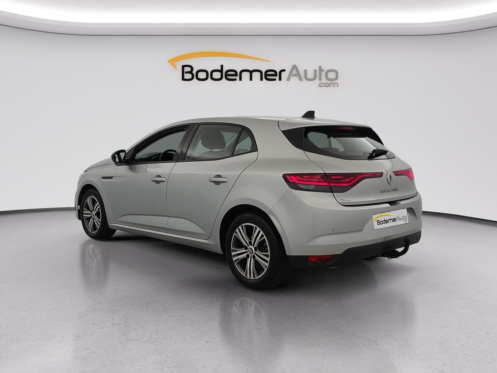 Vente en ligne Renault Megane 4  Blue dCi 115 EDC au prix de 16 290 €