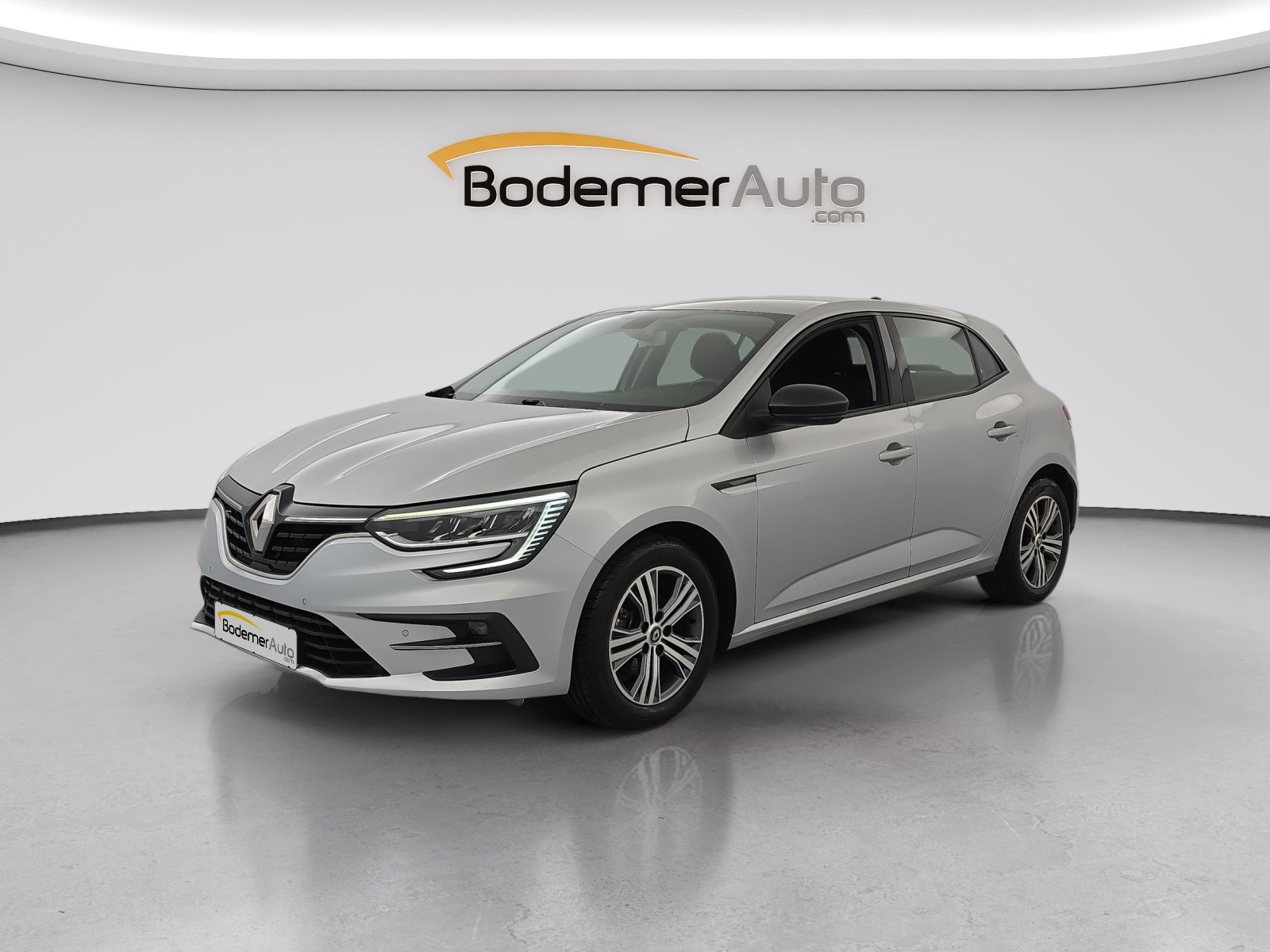 Renault Megane 4  Blue dCi 115 EDC occasion de 2023 en vente à Ploërmel
