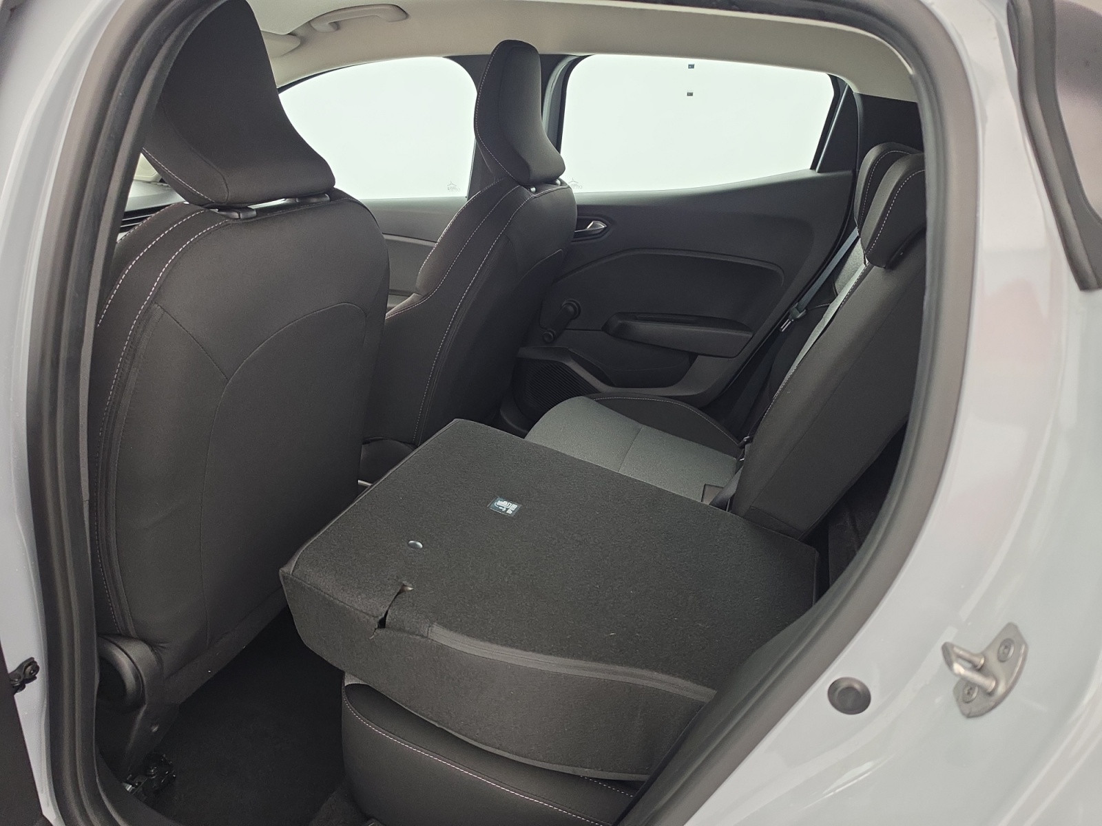 Vente en ligne Renault Clio 5 Clio dCi 100 au prix de 15 290 €