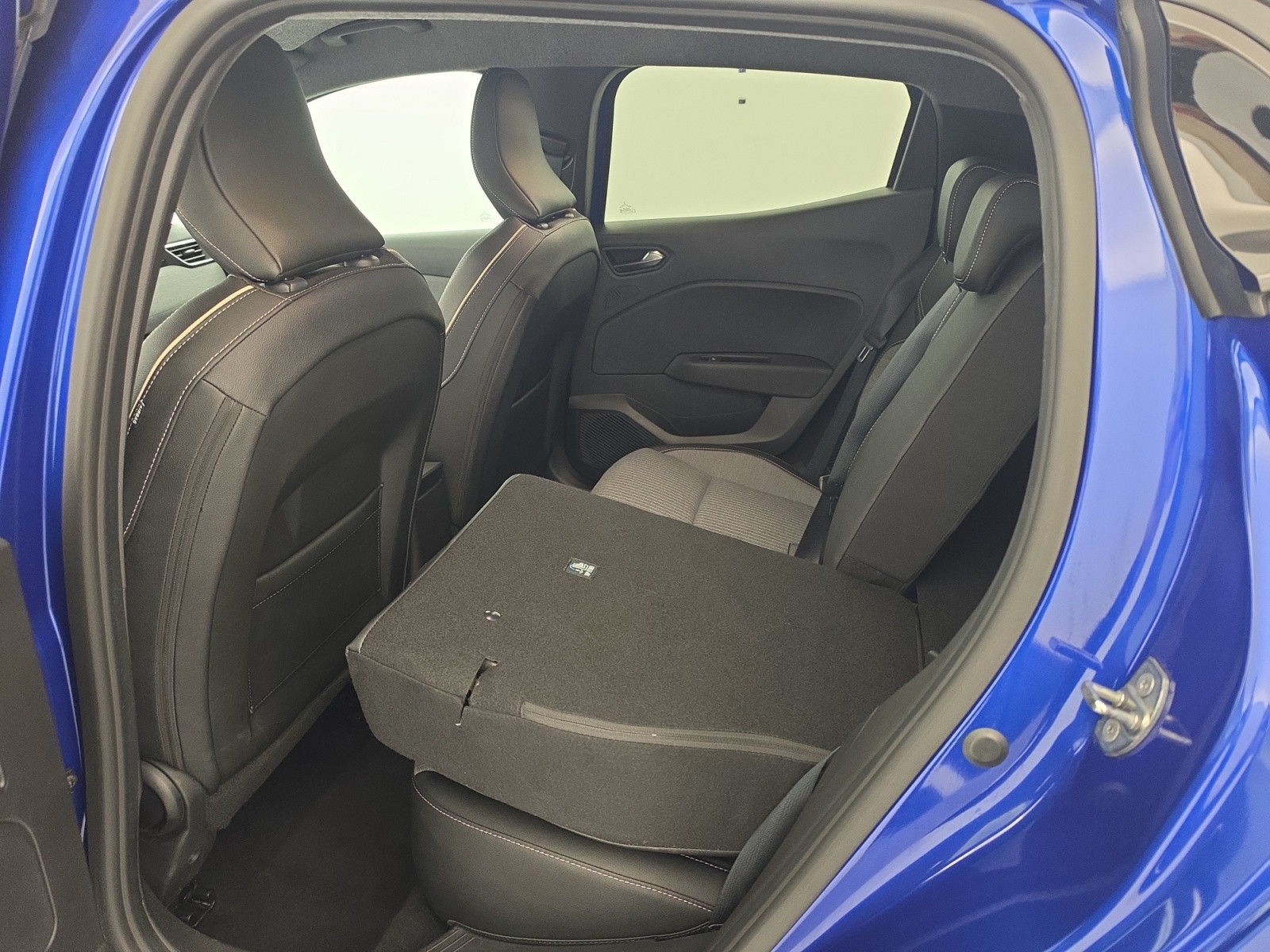 Vente en ligne Renault Clio 5 Clio E-Tech full hybrid 145 ch GSR2 au prix de 19 490 €