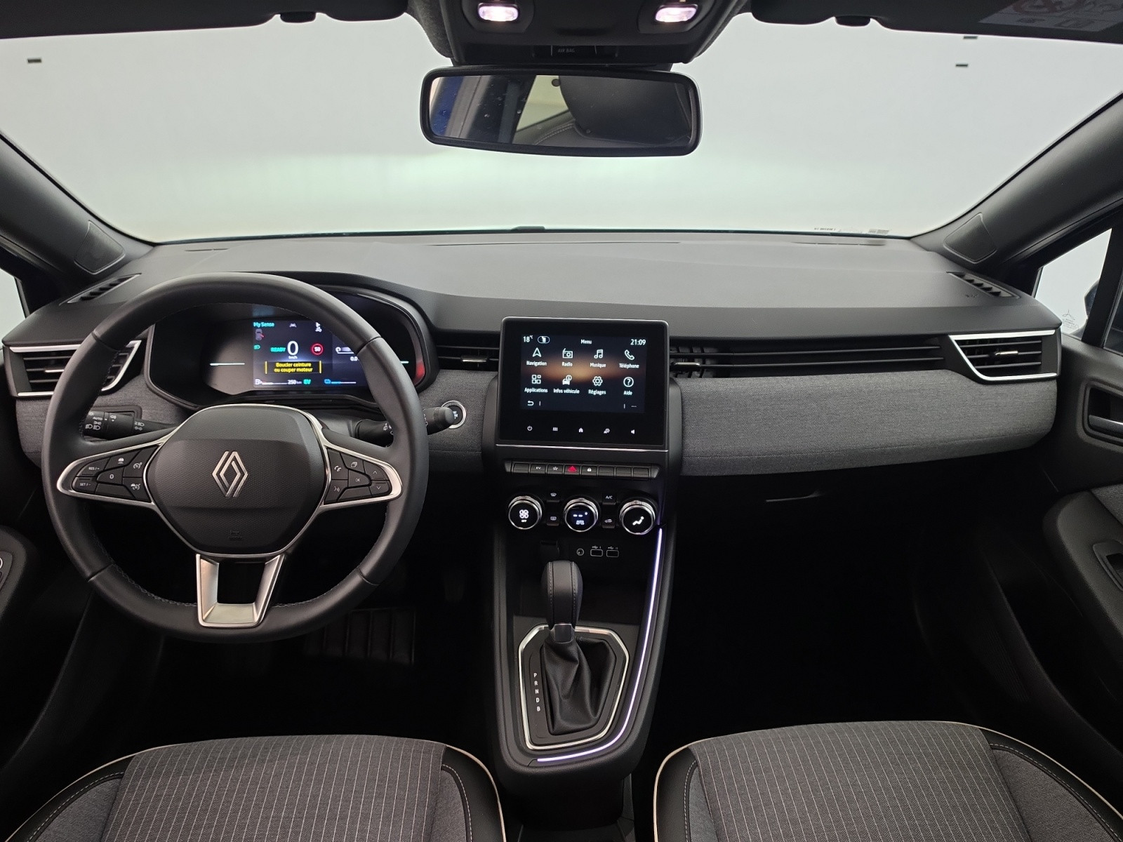 Vente en ligne Renault Clio 5 Clio E-Tech full hybrid 145 ch GSR2 au prix de 19 490 €
