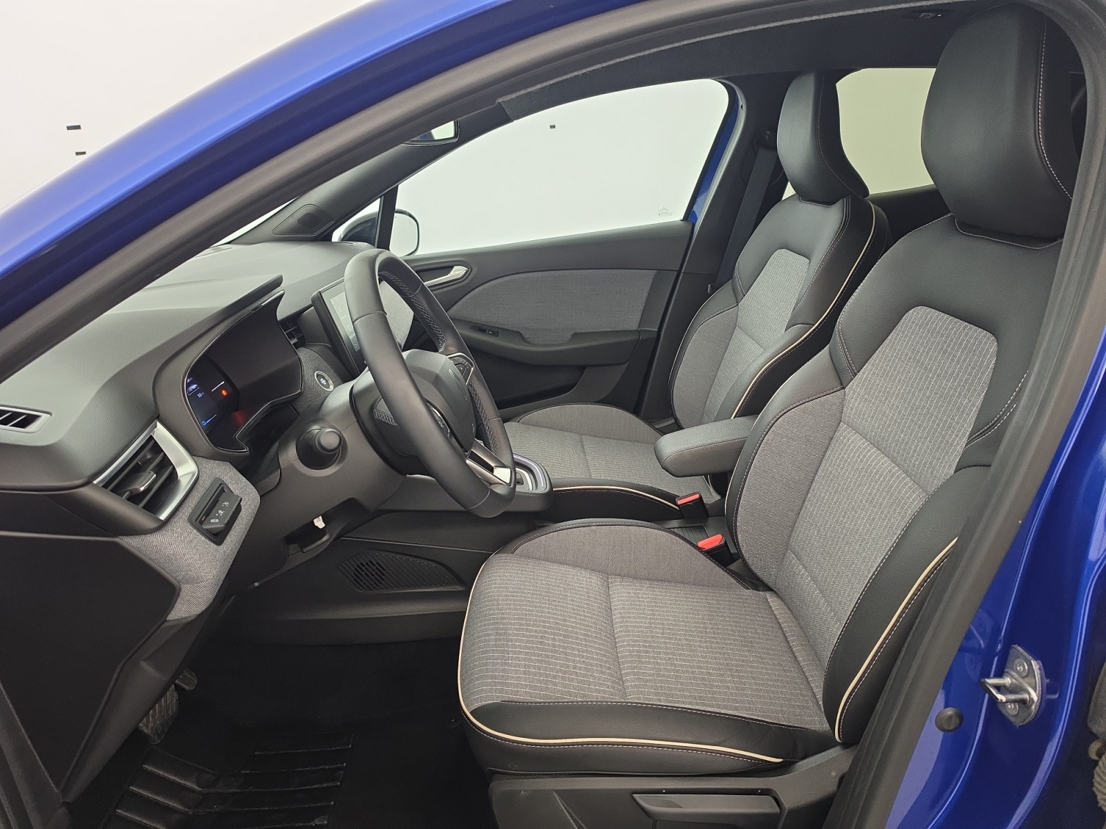 Vente en ligne Renault Clio 5 Clio E-Tech full hybrid 145 ch GSR2 au prix de 19 490 €