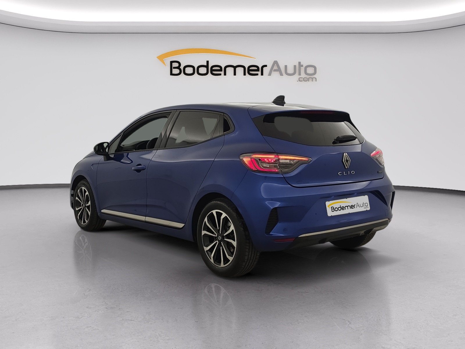 Vente en ligne Renault Clio 5 Clio E-Tech full hybrid 145 ch GSR2 au prix de 18 990 €