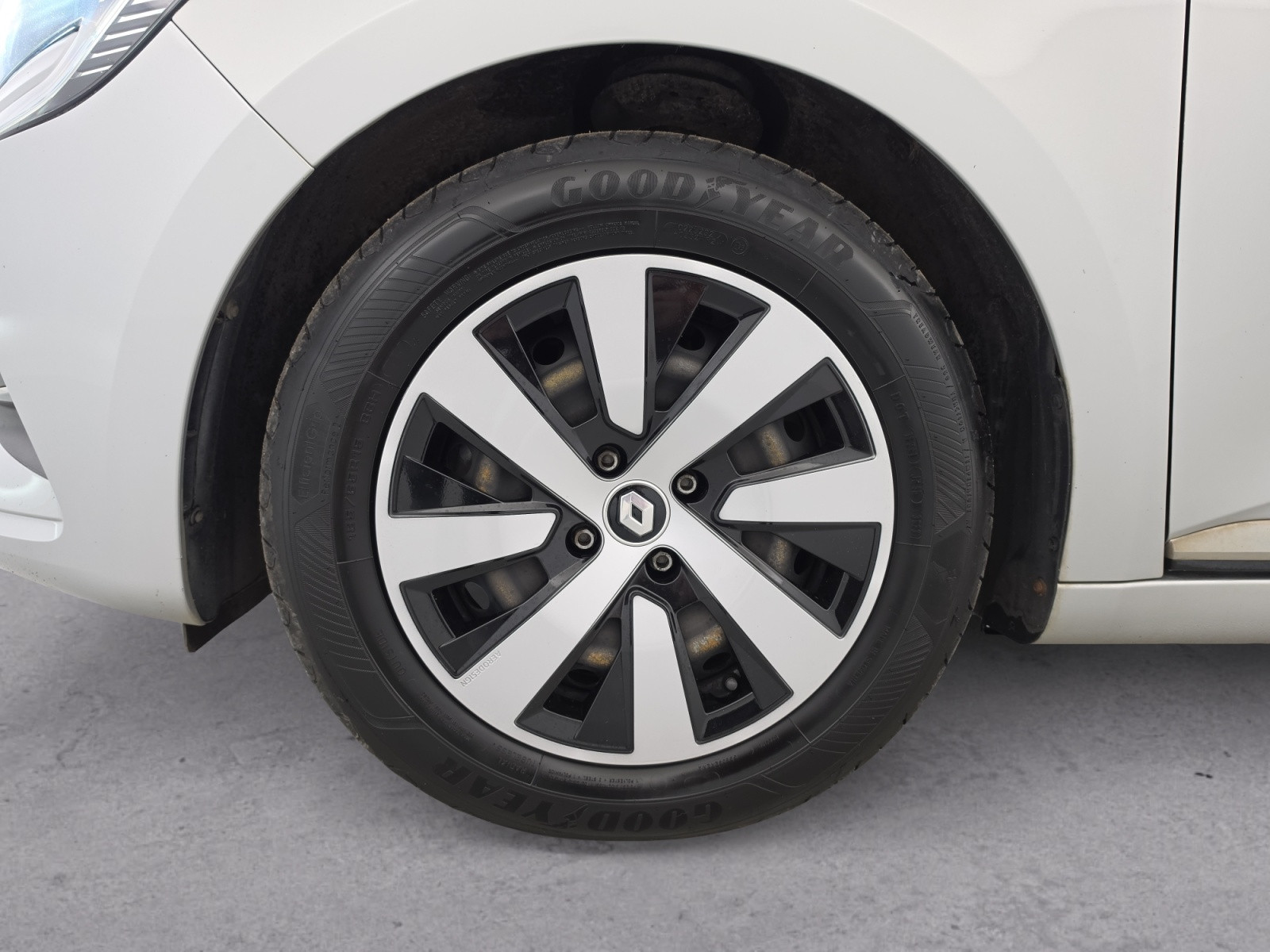 Vente en ligne Renault Clio 5 Clio Blue dCi 100 - 21N au prix de 12 990 €